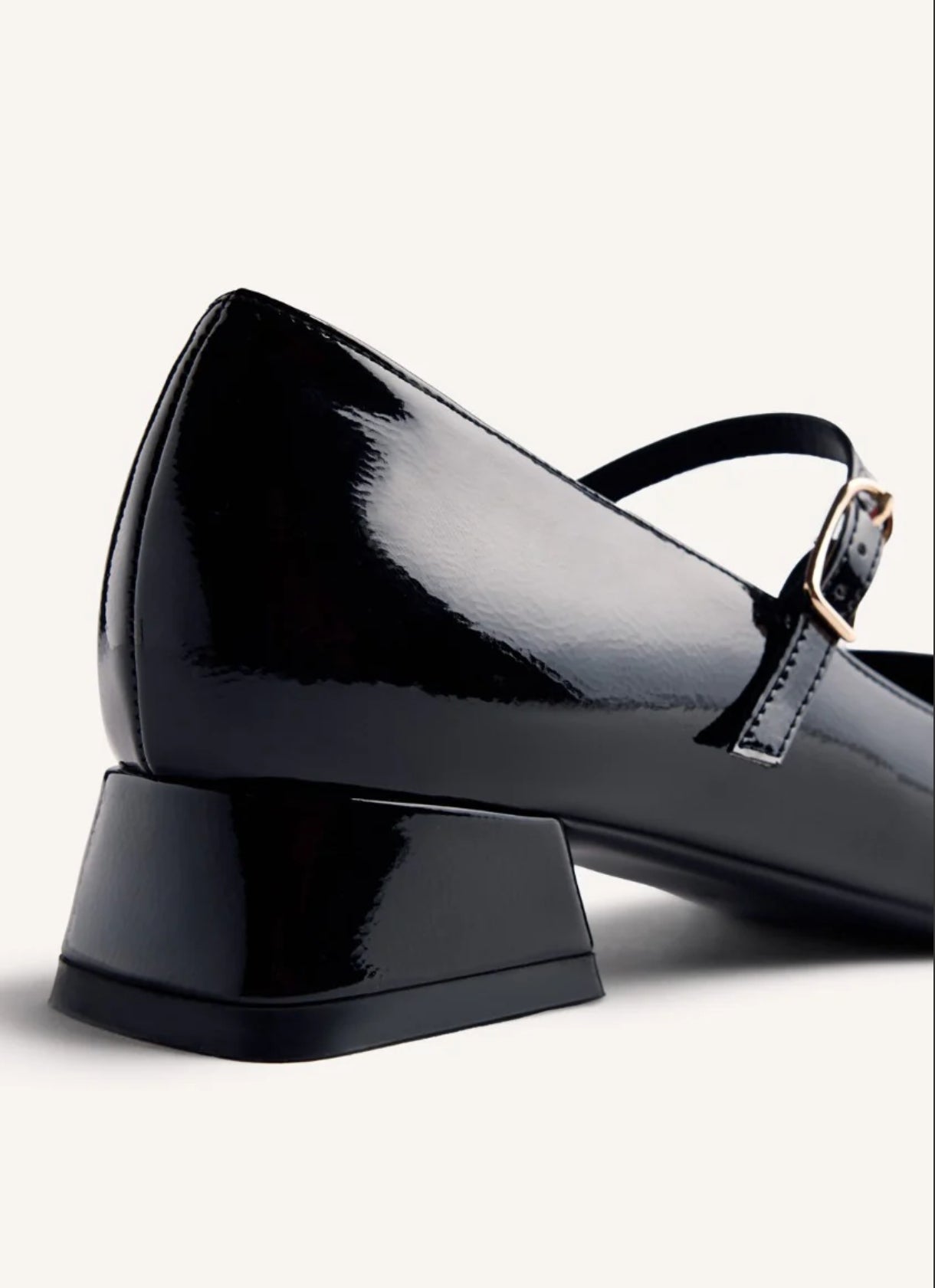 Ballerina in vernice